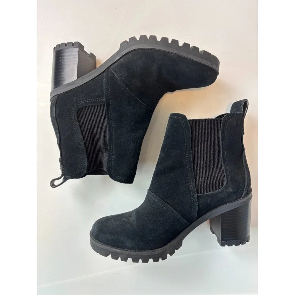 UGG Black Suede Lug Sole Chelsea Boots Block Heel Size 8 Consign